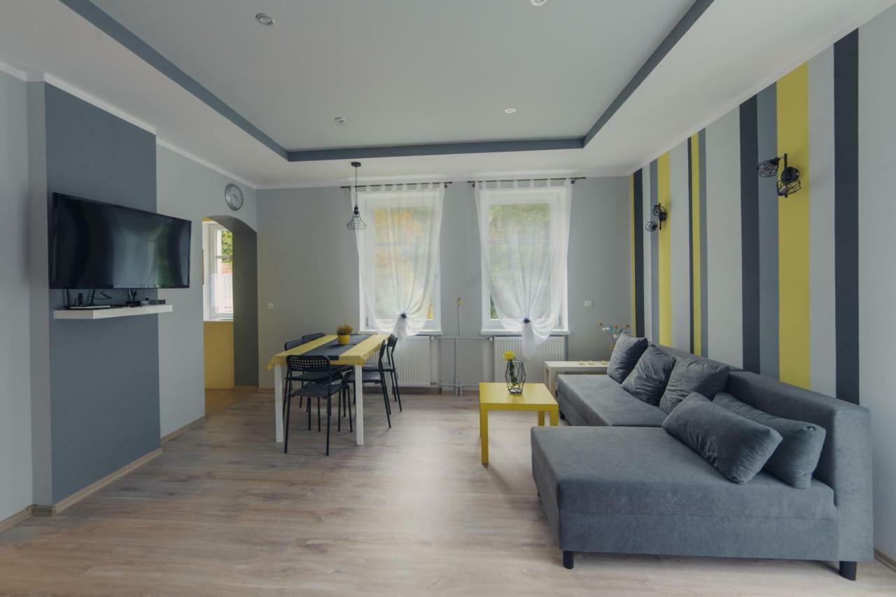 Apartament Grosik ドゥシュニキ・ズドルイ エクステリア 写真